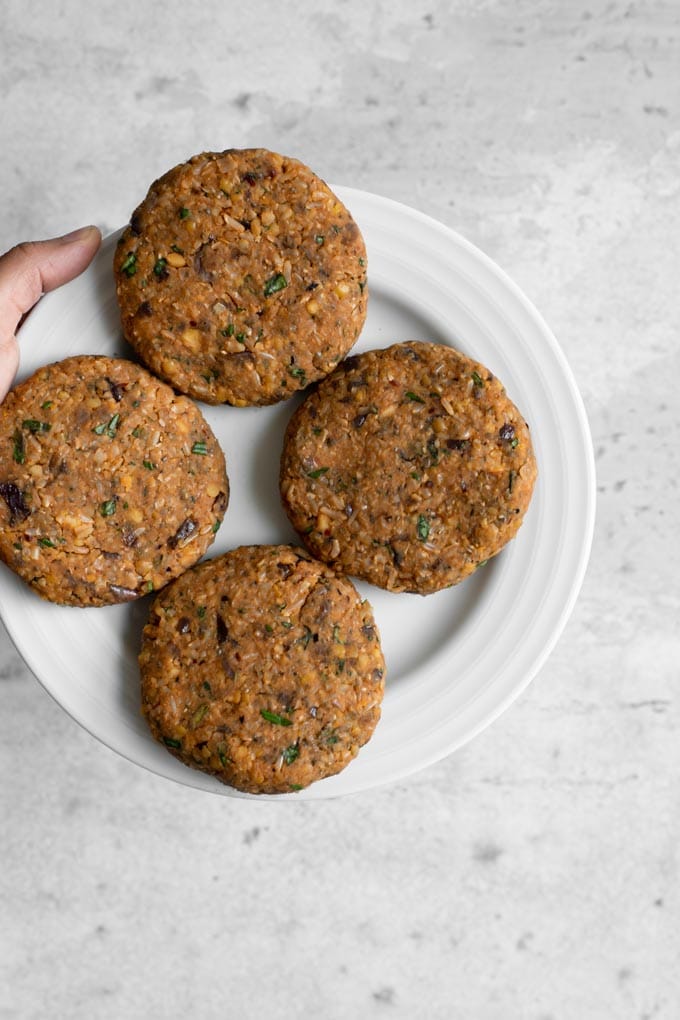 Herbed Chickpea Burgers (vegan and gluten free patties) • The Curious ...